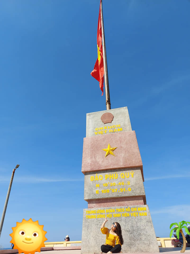 Cột cờ Phú Quý